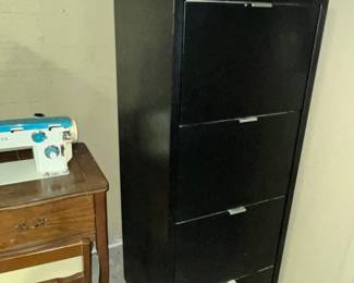 STYLISH 4DR FILE CABINET