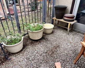 LARGE POTS & A TEAKWOOD BENCH