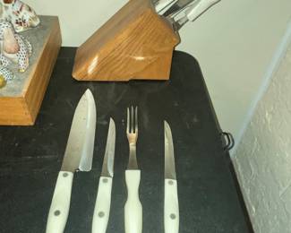 AMERICAN MADE "CUTCO" KNIFE SET w/ BLOCK