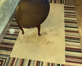 STYLISH ROOM-SIZE AREA RUG