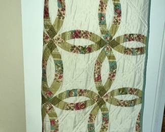 WONDERFUL OLD WEDDING RING QUILT!