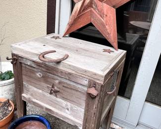 RUSTIC COOLER AND WOODEN STAR