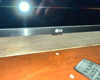 N ICE LG TV