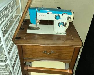 NICE WHITE SEWING MACHINE w/ CABINET & CHAIR