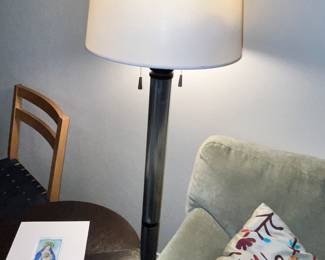 FLOOR LAMP