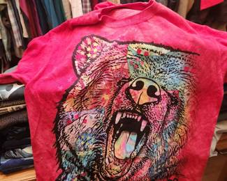 Lots of Graphic T-s with Bears! 