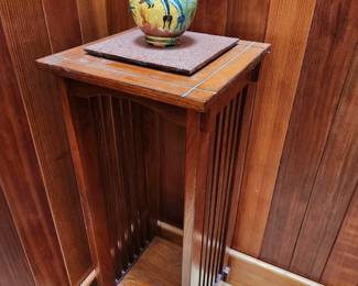 Mission Style Oak Plant/Accent Table! 