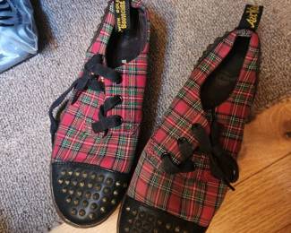 How woman's shoes got in here...but they did. Several excellent pairs of woman's shoes. 