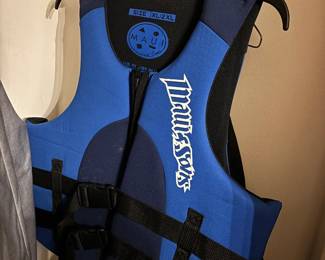 Men's life vest