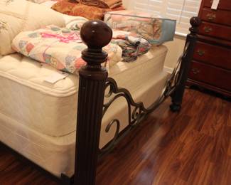 QUEEN SIZE BED WITH IRON AND WOOD FRAME AND ASSORTED LINENS