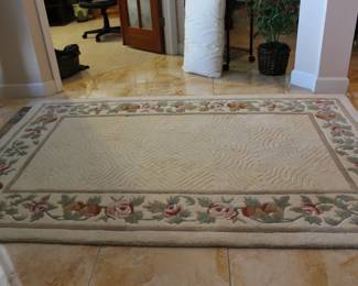 NICE FOYER RUG