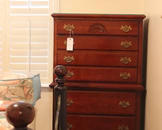 6 DRAWER CHEST OF DRAWER