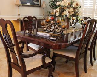 DINNING ROOM TABLE WITH 4 SIDE CHAIRS AND 2 CAPTAINS CHAIRS
