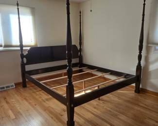 King Ethan Allen four poster bed that the finial goes on