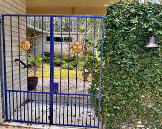 Great treasures beyond this fence 