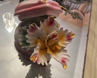 Many Capodimonte pieces 