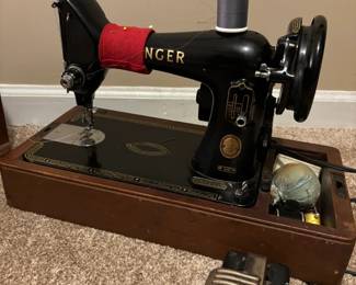 Singer 99K Electric Sewing Machine with case