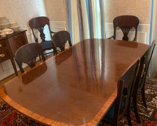 Dining room table with 6 chairs, extra leaf