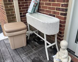 Outdoor Wicker Planter Holder