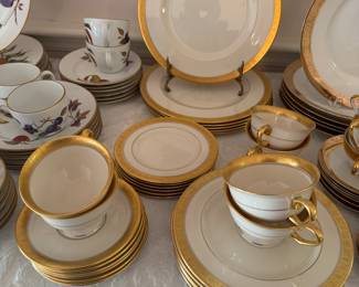 Pickard "Athenian" Gold Rimmed China (30pc)