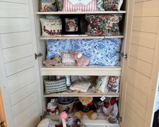 Massive Collection of Designer Pillows & Accessories