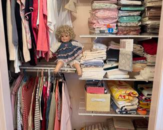 Huge Selection of New in the Box Bedding & Linens (Twin, QN & King Size)