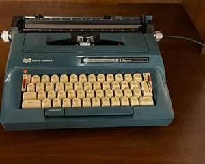 Lot 306  SmithCorona Sterling Automatic 12 Electric Typewriter  Works