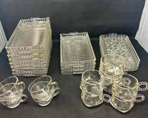 Lot 107  Vintage 1960s HazelAtlas Bubbles Glassware Set