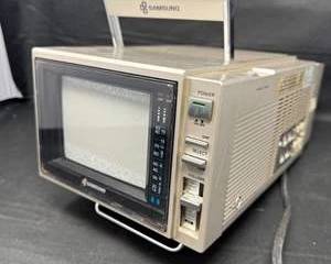 Lot 175  Vintage Samsung Portable TV Model C5101M  works
