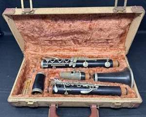 Lot 182  Vintage Paragon Clarinet with Case  Classic Woodwind Instrument