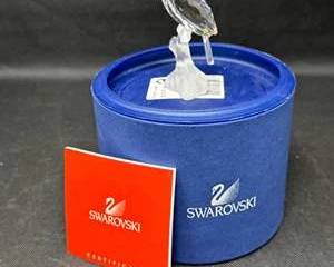 Lot 17  Swarovski Crystal Toucan Bird Figurine  Tropical Design w Box  Certificate