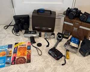 Lot 365  Vintage Photography Equipment Lot with Minolta Maxxum 7000 Camera