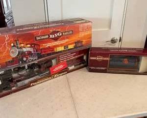 Lot 275  Bachmann Big Haulers Electric Train Set with Caboose