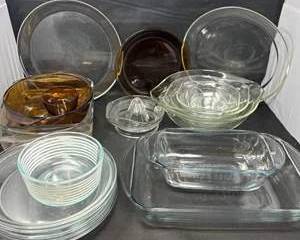 Lot 82  Mixed Vintage Pyrex Glassware Collection