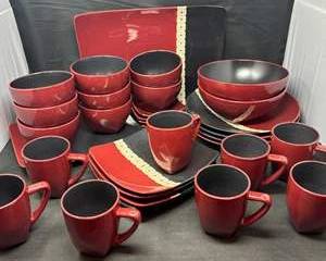 Lot 59  Pfaltzgraff Eastside Dinnerware Set