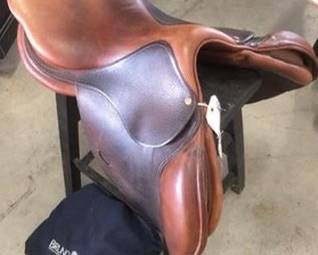 Bruno Del Gage Hunter Jumper, 15” inch saddle