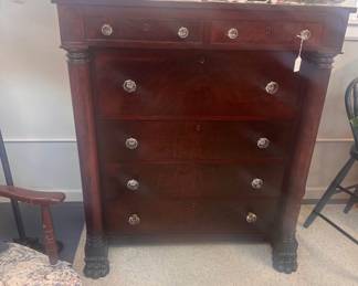 Empire dresser
