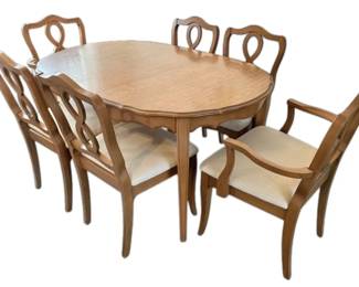 Queen Anne Style Dining Table w 6 Chairs