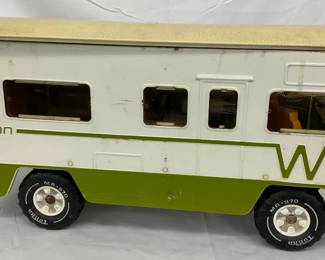 Tonka Indian Winnebago Toy Camper, White and Green, 22 1/2 x 11 Inches