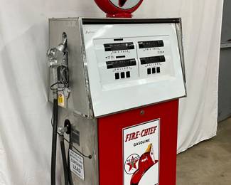 Gas Pump with Globe Top