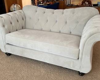 Chesterfield Roll Arm Upholstered Loveseat (2).