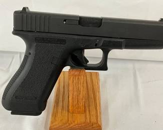 Glock 17 Gen 3 9mm Semi-Automatic Pistol