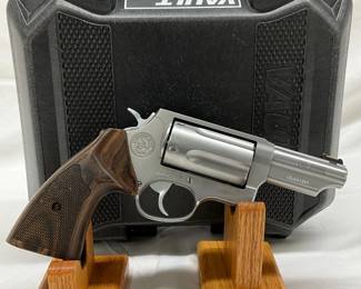 Taurus Judge EXECUTIVE GRADE 410/45 Stainless Revolver with Vault Case