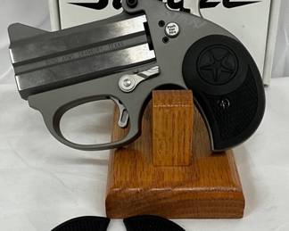 NIB Bond Arms Stinger 9 mm Derringer with Extra Grips