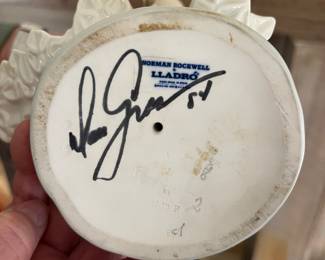 Signed by Dave Grossman. He had the rights to sell 7 Norman Rockwell images with Lladro. Made in 1982