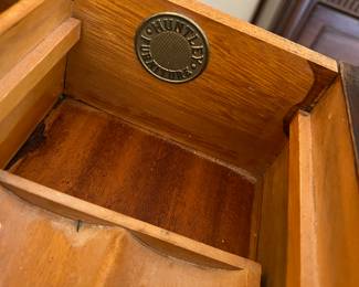 makers mark, Huntley furniture. In business from 1906-1961 then bought by Thomasville.