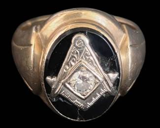 Vintage 10K Yellow Gold Black Onyx Masonic Diamond Ring