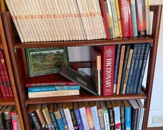 Life World Library Book Collection, Popular Authors: Grisham, Danielle Steele, Jeffrey Archer, Nora Roberts