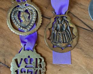 Brass Medallions - Queen Elizabeth & Queen Victoria