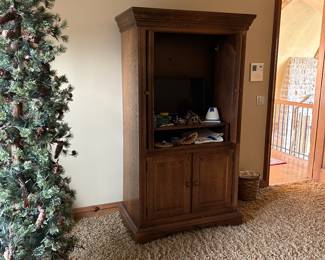 Entertainment center